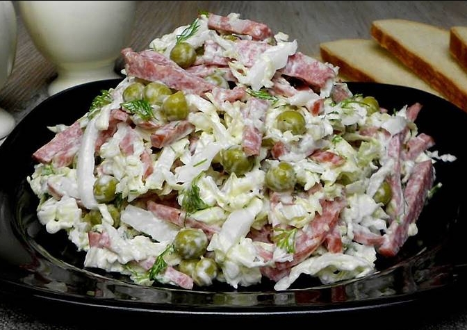 Салаты, которые можно приготовить без света и плиты: праздничные рецепты